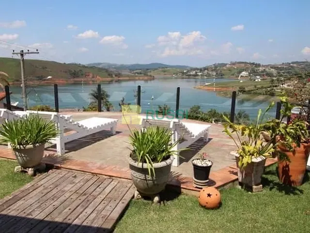Casa com 697m² 4 quartos e 6 banheiros, à venda, no bairro Centro em Igaratá