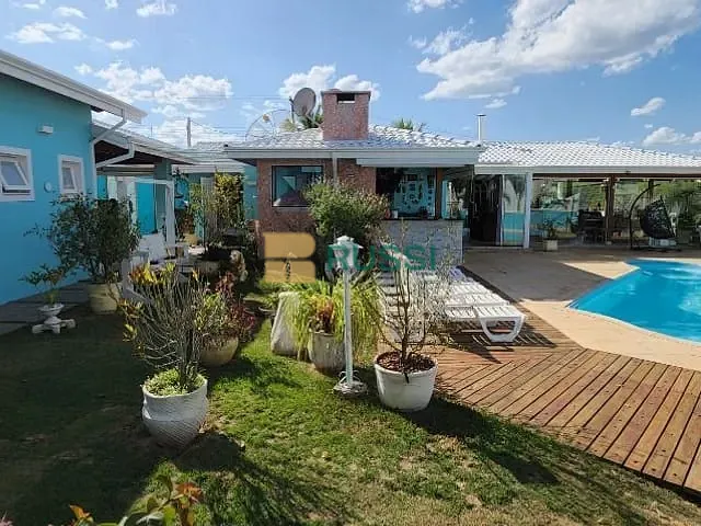 Casa com 697m² 4 quartos e 6 banheiros, à venda, no bairro Centro em Igaratá