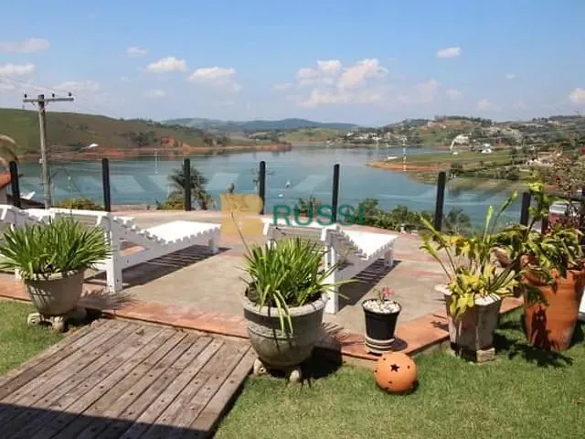 Casa com 697m² 4 quartos e 6 banheiros, à venda, no bairro Centro em Igaratá