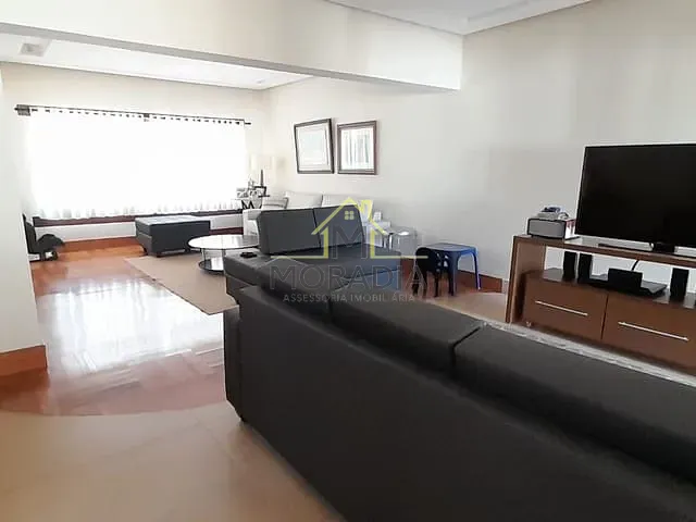 Casa com 276m² 2 quartos e 3 banheiros, à venda, no bairro Angola em Guaxupé