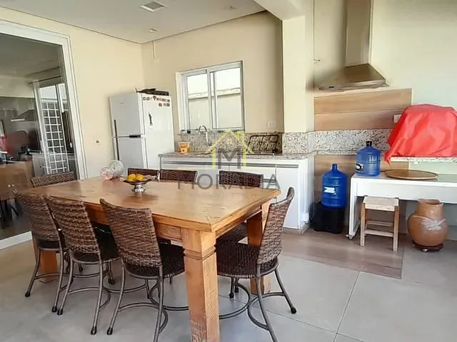 Casa com 276m² 2 quartos e 3 banheiros, à venda, no bairro Angola em Guaxupé