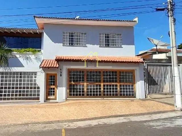 Casa com 276m² 2 quartos e 3 banheiros, à venda, no bairro Angola em Guaxupé