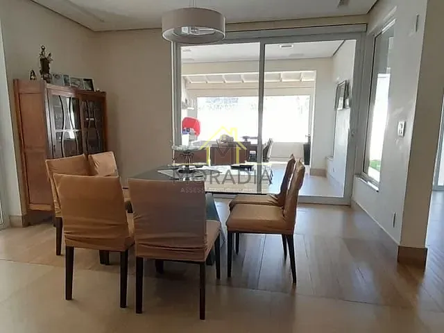 Casa com 276m² 2 quartos e 3 banheiros, à venda, no bairro Angola em Guaxupé