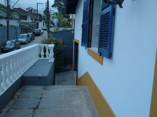 Casa com 400m² 4 quartos e 1 banheiro, à venda, no bairro Valparaíso em Petrópolis