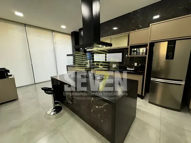 Casa com 360m² 4 quartos e 5 banheiros, à venda, no bairro Vila Santista em Bauru