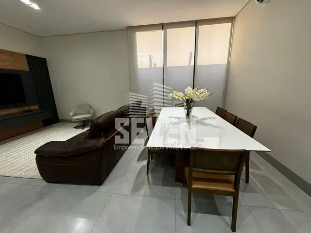 Casa com 360m² 4 quartos e 5 banheiros, à venda, no bairro Vila Santista em Bauru