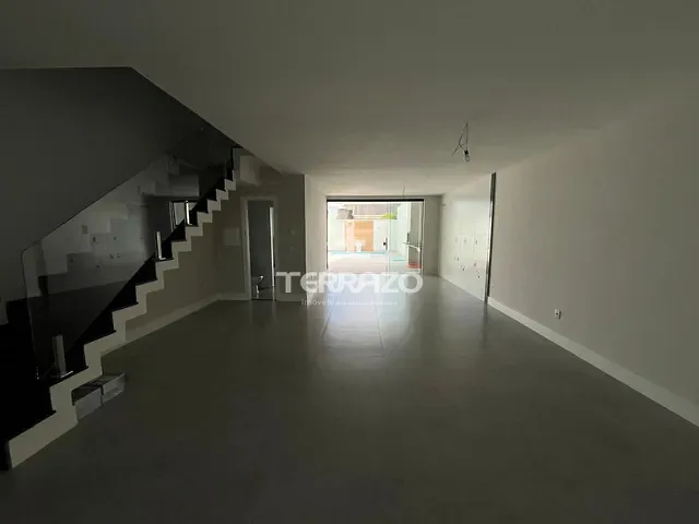 Casa com 180m² 3 quartos e 4 banheiros, à venda, no bairro Jardim Belvedere/Mata Atlântica em Volta Redonda