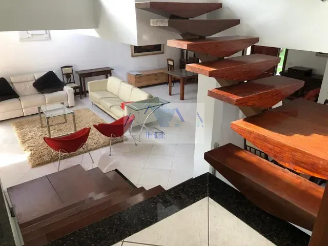 Casa com 720m² 3 quartos e 4 banheiros, à venda, no bairro Maria Paula em Niterói