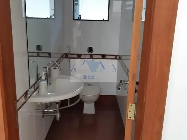 Casa com 720m² 3 quartos e 4 banheiros, à venda, no bairro Maria Paula em Niterói