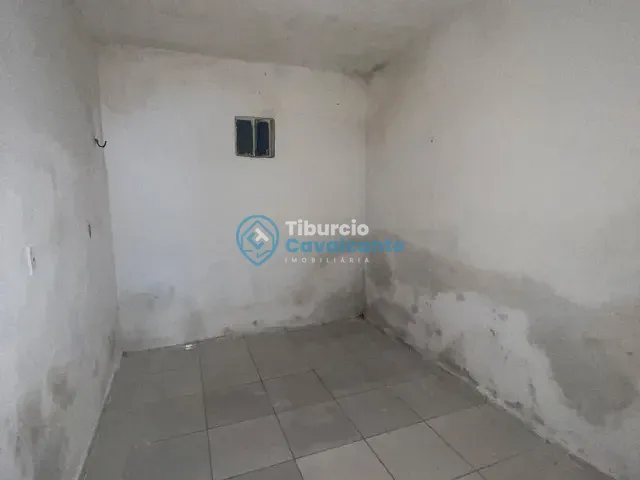 Casa 2 quartos e 1 banheiro, para alugar, no bairro Santos Dumont em Maranguape