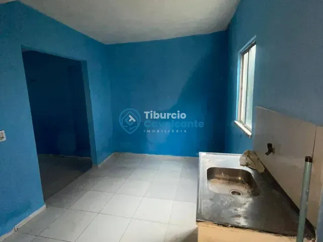 Casa 2 quartos e 1 banheiro, para alugar, no bairro Santos Dumont em Maranguape