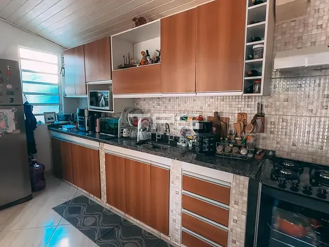 Casa com 350m² 4 quartos e 2 banheiros, à venda, no bairro Vila Santa Rita em Guaratinguetá