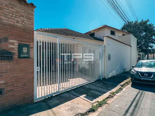 Casa com 350m² 4 quartos e 2 banheiros, à venda, no bairro Vila Santa Rita em Guaratinguetá
