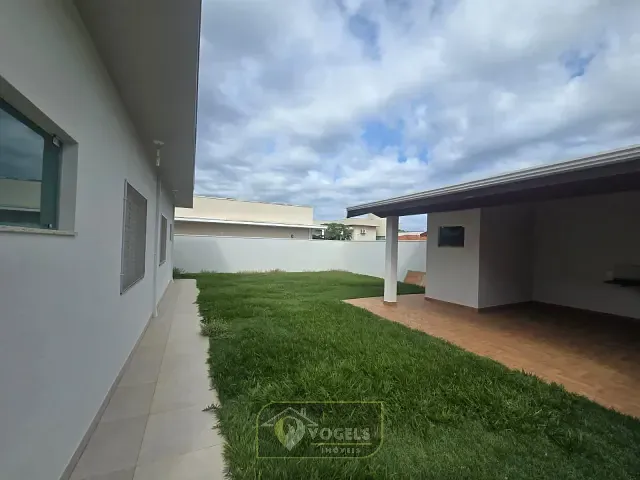 Casa 3 quartos e 5 banheiros, à venda, no bairro Parque Residencial Nova Holanda em Holambra