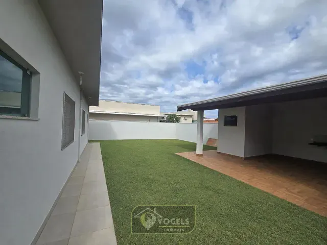 Casa 3 quartos e 5 banheiros, à venda, no bairro Parque Residencial Nova Holanda em Holambra