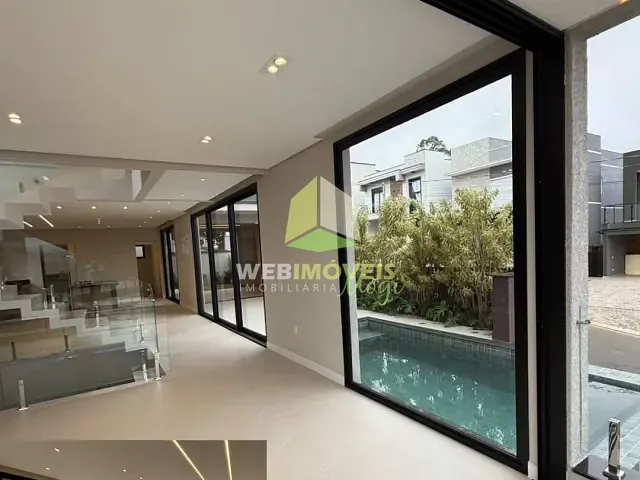 Casa com 295m² 3 quartos e 5 banheiros, à venda, no bairro Cézar de Souza em Mogi das Cruzes