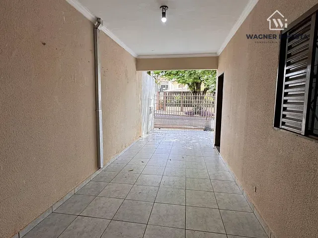 Casa com 360m² 3 quartos e 2 banheiros, à venda, no bairro Parque Avenida em Maringá