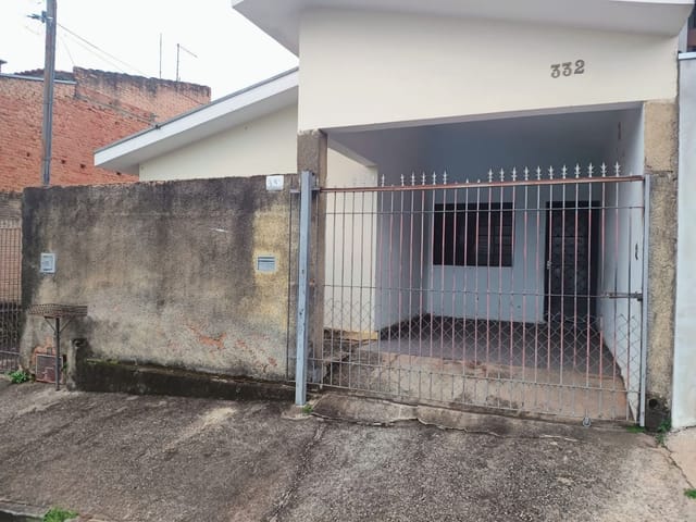 Casa com 250m² 3 quartos e 1 banheiro, à venda, no bairro Jardim Del Plata em São João da Boa Vista