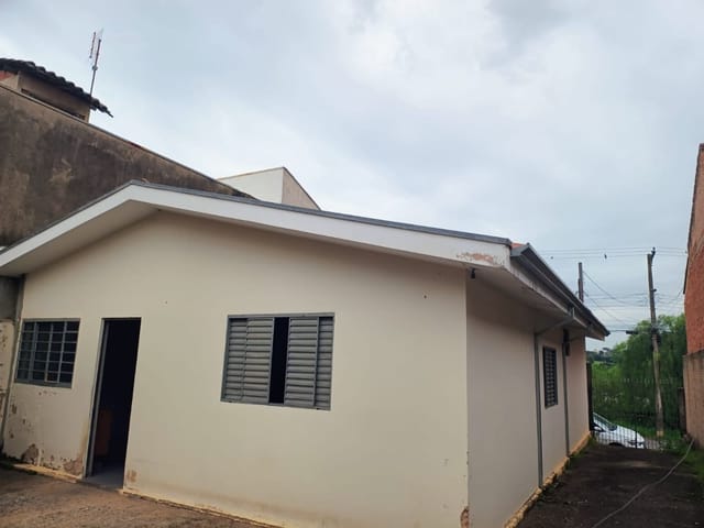Casa com 250m² 3 quartos e 1 banheiro, à venda, no bairro Jardim Del Plata em São João da Boa Vista