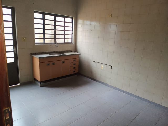 Casa com 250m² 3 quartos e 1 banheiro, à venda, no bairro Jardim Del Plata em São João da Boa Vista