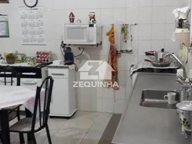 Casa com 104m² 3 quartos e 3 banheiros, à venda, no bairro Iapi em Osasco