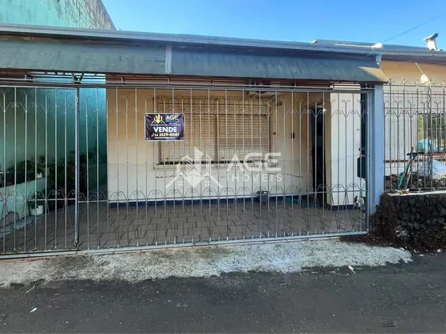 Casa 3 quartos e 2 banheiros, à venda, no bairro Centro em Erechim