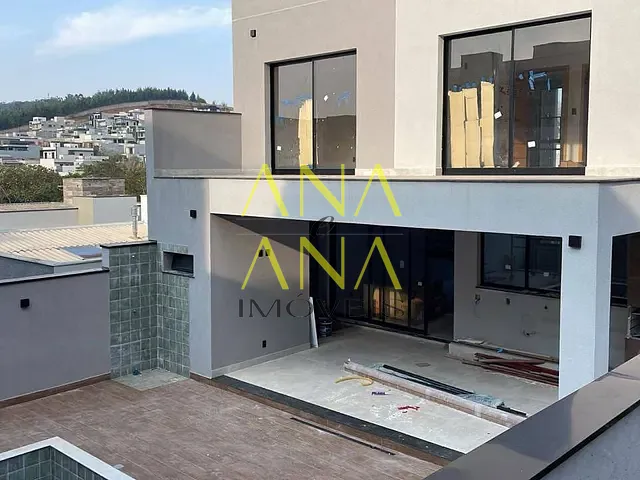 Casa com 300m² 3 quartos e 4 banheiros, à venda, no bairro Condomínio Residencial Euroville II em Bragança Paulista