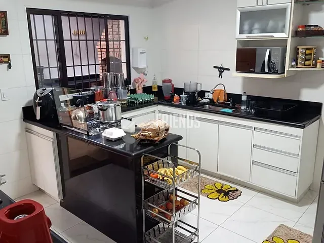 Casa com 140m² 5 quartos e 3 banheiros, à venda, no bairro Vila Londrina em São Paulo