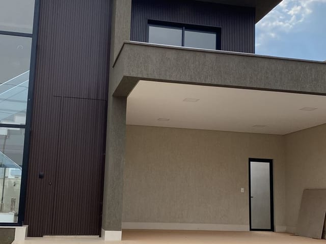 Casa com 312m² 3 quartos e 5 banheiros, à venda, no bairro Jardim Cristal em Aparecida De Goiânia