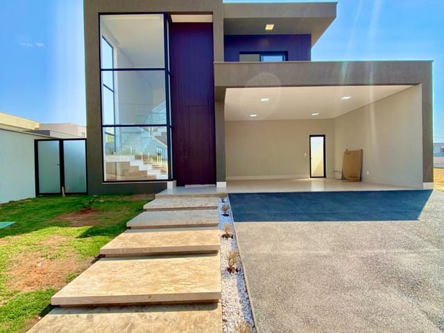 Casa com 312m² 3 quartos e 5 banheiros, à venda, no bairro Jardim Cristal em Aparecida De Goiânia