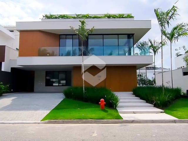 Casa com 600m² 5 quartos e 5 banheiros, à venda, no bairro Barra da Tijuca em Rio de Janeiro