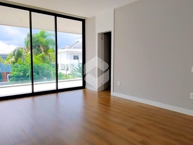 Casa com 600m² 5 quartos e 5 banheiros, à venda, no bairro Barra da Tijuca em Rio de Janeiro