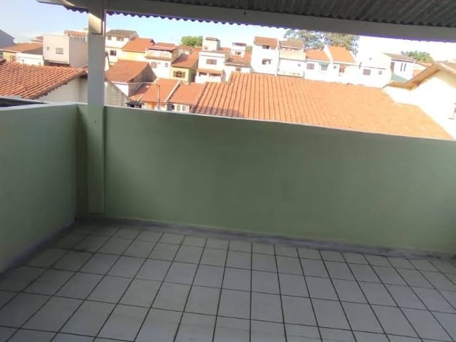 Casa 1 quarto e 2 banheiros, para alugar, no bairro Jardim Rina em Santo André