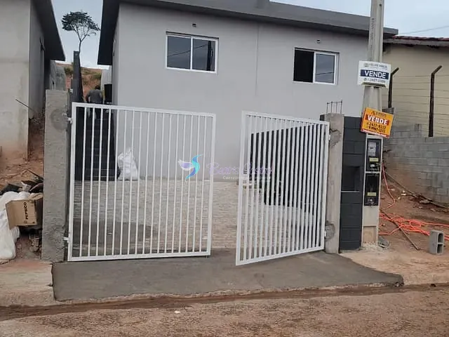 Casa com 125m² 2 quartos e 1 banheiro, à venda, no bairro Vila Santa Helena em Atibaia