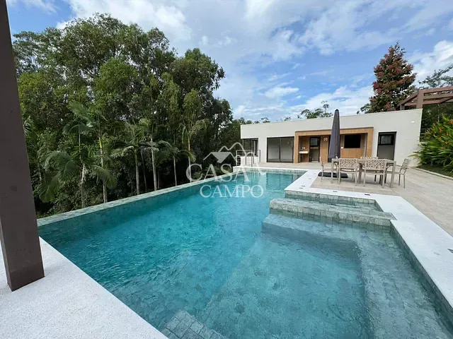 Casa com 2200m² 7 quartos e 10 banheiros, à venda, no bairro Loteamento Residencial Parque Terras de Santa Cecília em Itu