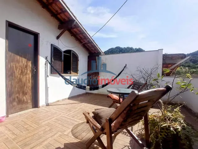 Casa 2 quartos e 2 banheiros, à venda, no bairro Colônia Santo Antônio em Barra Mansa