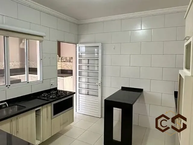 Sobrado com 150m² 3 quartos e 2 banheiros, à venda, no bairro Residencial Villagio Di Itaici em Indaiatuba