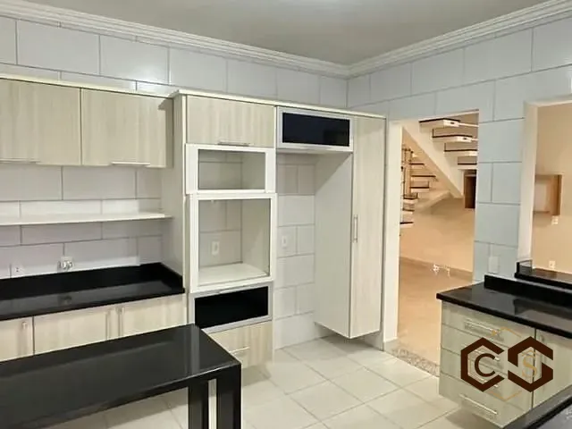 Sobrado com 150m² 3 quartos e 2 banheiros, à venda, no bairro Residencial Villagio Di Itaici em Indaiatuba