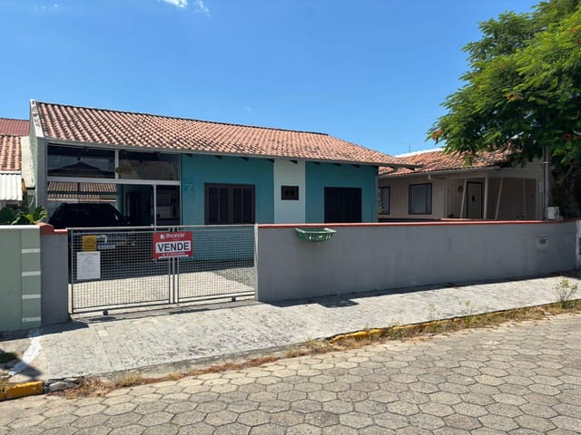 Casa 2 quartos e 2 banheiros, à venda, no bairro Centro em Penha