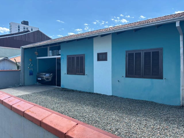 Casa 2 quartos e 2 banheiros, à venda, no bairro Centro em Penha