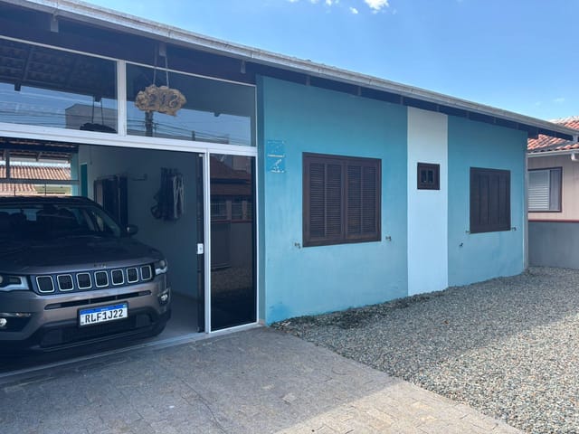 Casa 2 quartos e 2 banheiros, à venda, no bairro Centro em Penha