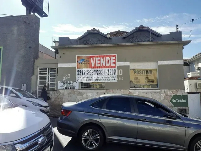 Casa com 246m² 3 quartos e 2 banheiros, à venda, no bairro Centro em Uberaba