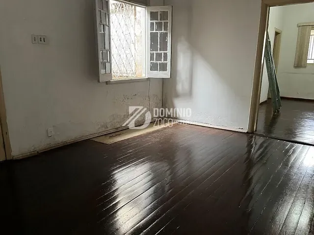 Casa com 246m² 3 quartos e 2 banheiros, à venda, no bairro Centro em Uberaba