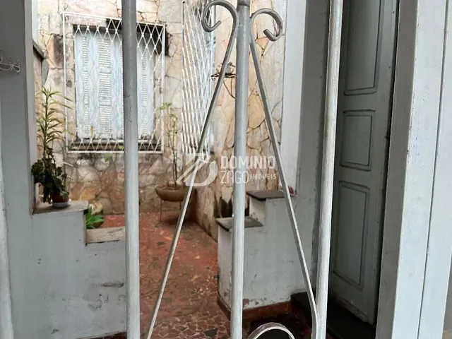 Casa com 246m² 3 quartos e 2 banheiros, à venda, no bairro Centro em Uberaba