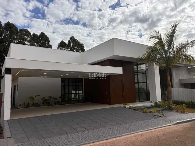 Casa com 637m² 4 quartos e 5 banheiros, à venda, no bairro Recanto Tropical em Cascavel