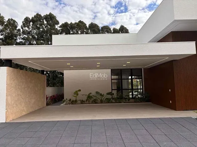 Casa com 637m² 4 quartos e 5 banheiros, à venda, no bairro Recanto Tropical em Cascavel