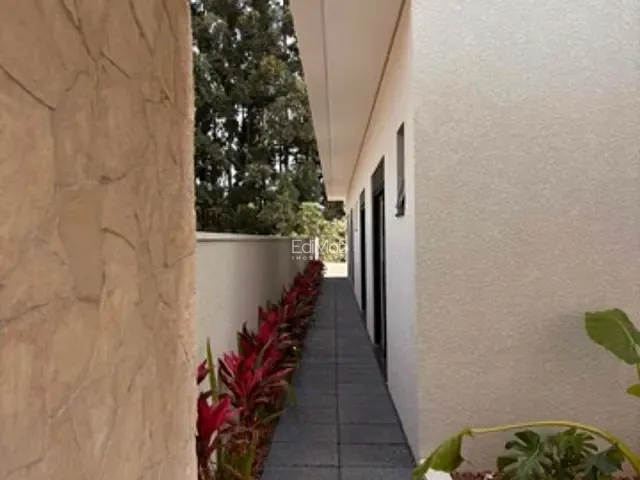 Casa com 637m² 4 quartos e 5 banheiros, à venda, no bairro Recanto Tropical em Cascavel