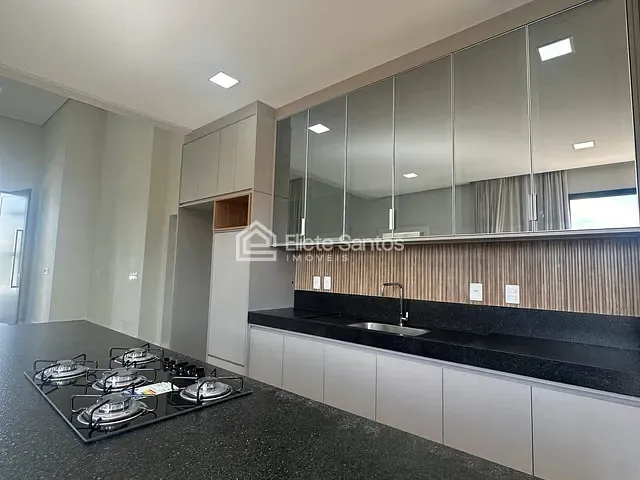 Casa com 459m² 3 quartos e 5 banheiros, à venda, no bairro Chácara Letônia em Americana