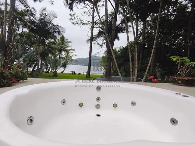 Casa 4 quartos e 4 banheiros, à venda, no bairro Barra da Lagoa em Florianópolis