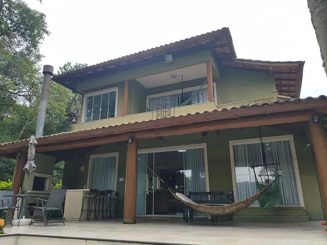Casa 4 quartos e 4 banheiros, à venda, no bairro Barra da Lagoa em Florianópolis